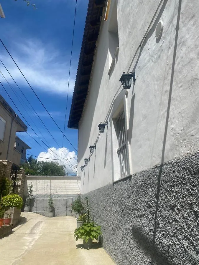 Yuri Guest House Gjirokaster 0*,  Albania