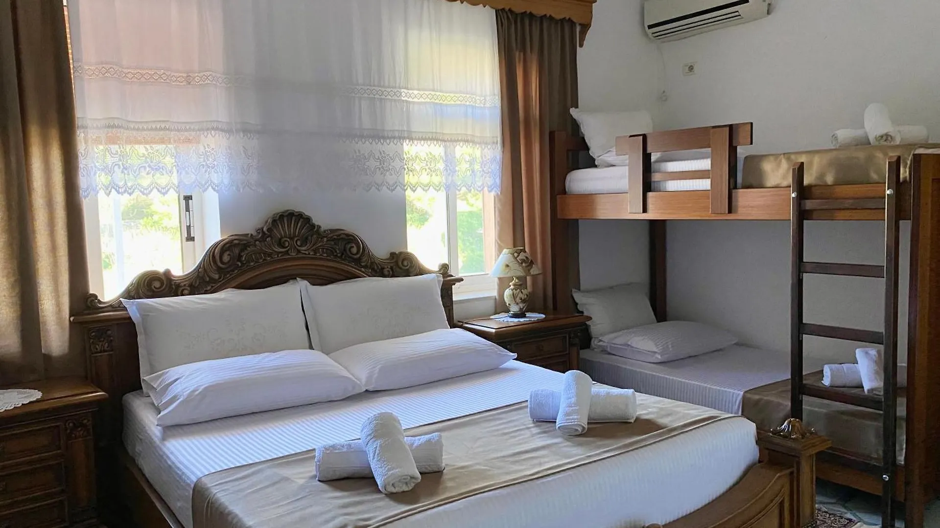 Yuri Guest House Gjirokaster