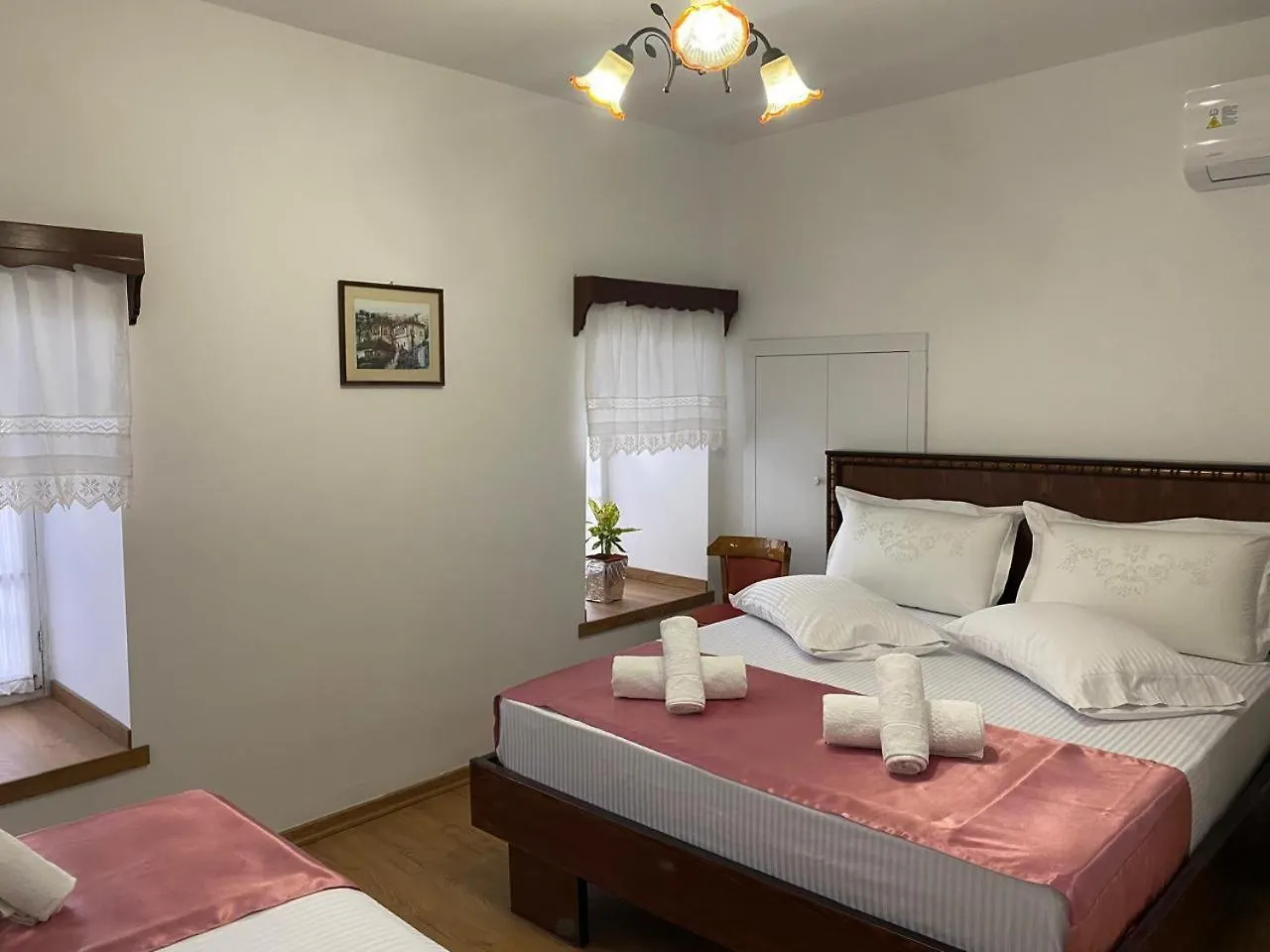 Yuri Guest House Gjirokaster
