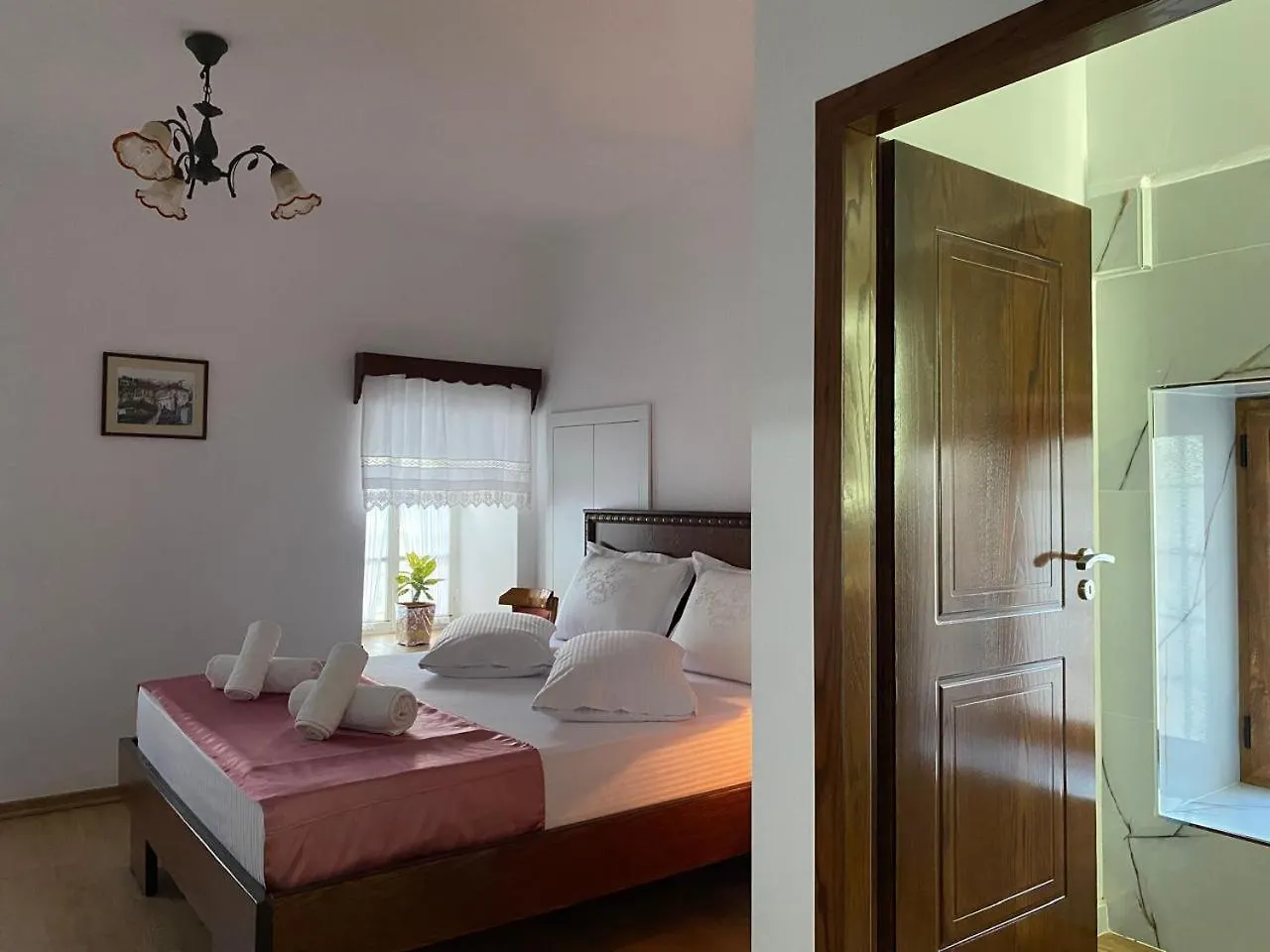 Yuri Guest House Gjirokaster