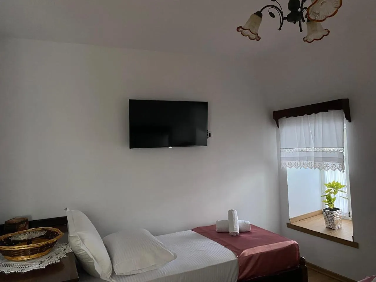 Yuri Guest House Gjirokaster