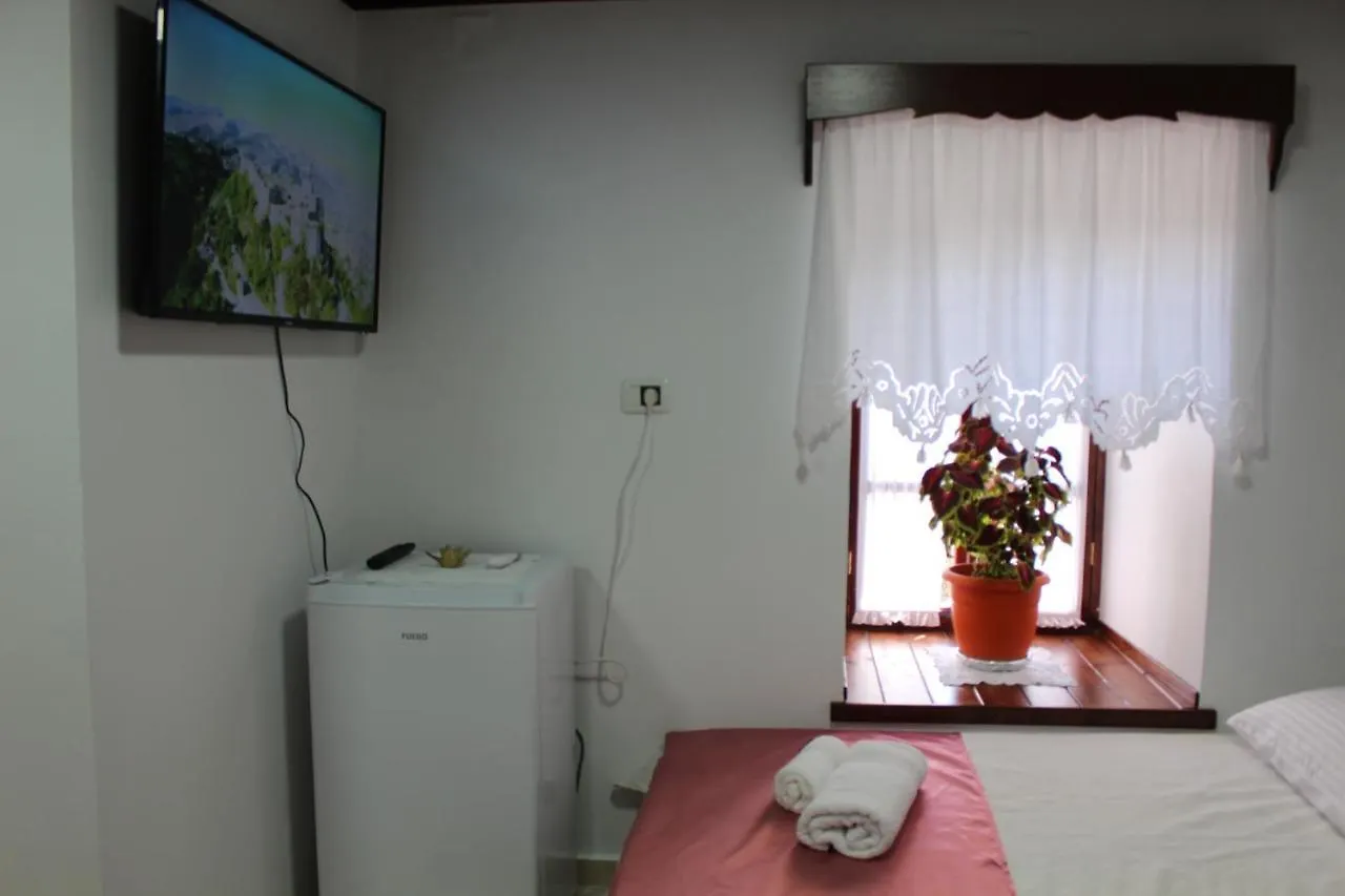 Yuri Guest House Gjirokaster Apartment